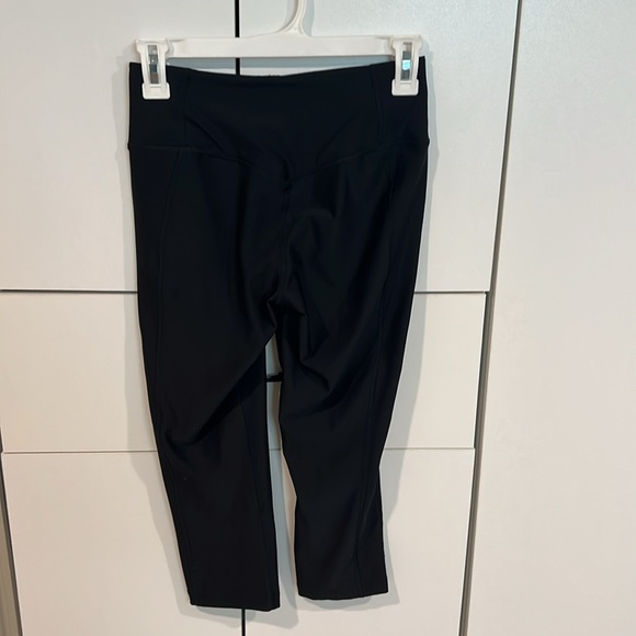 Nike Dri-Fit capris . Size XS - Picture 3 of 5